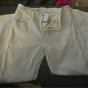 Anthropologie Pilcro and The Letterpress highwaisted crop white jeans.